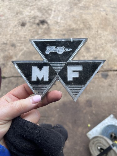 Massey ferguson badge - massey,
