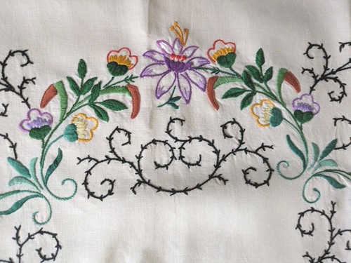 Vintage large hand embroidered - large,