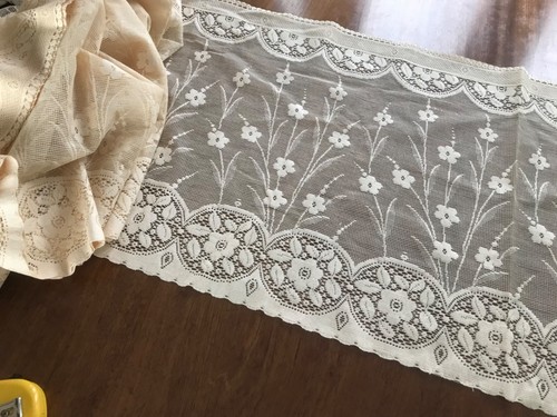 Vintage cream lace cafe - cream,