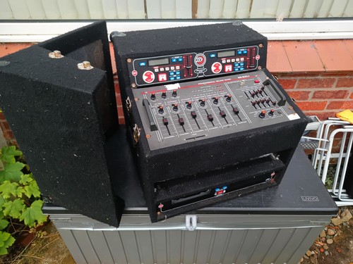 Mixer decks setup - dj, cd