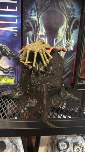 Custom painted alien xenomorph - alien,
