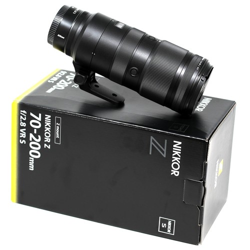 Nikon 200mm 8 vr s - f/2.8,