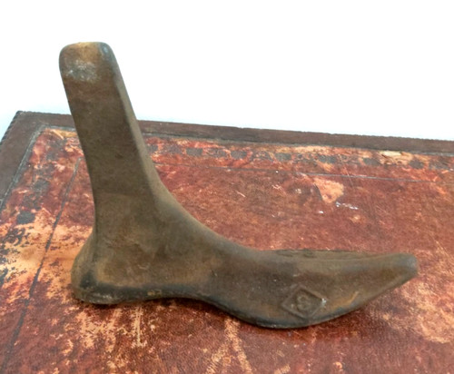 Antique cast iron shoemakers - antique, /