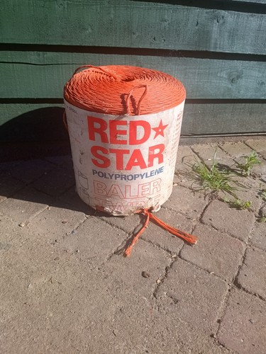 Red star polypropylene baler - red,