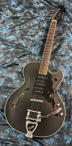Guild star fire jet90 satin - fire-1, jet90/satin