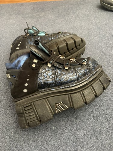 New rock boots - boots, size