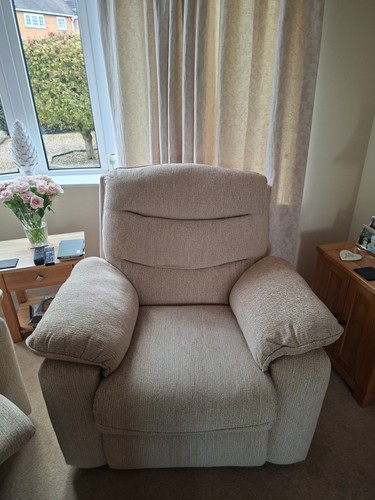 Lazy boy electric recliner - lazy,