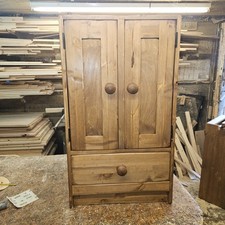 kitchen  cabinet in redwood pine 