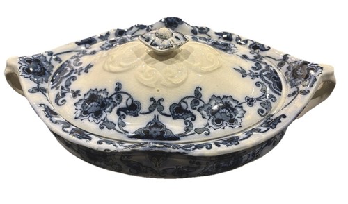 Hollinshead kirkham - , &