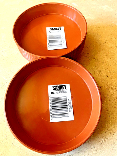 Plastic plant saucers to - 10,