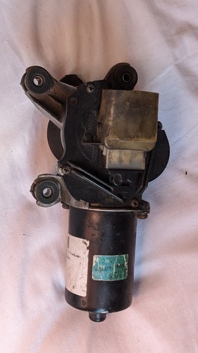 Windscreen front wiper motor - front,