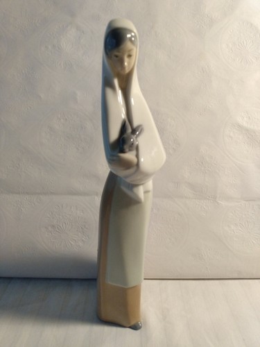 Vintage lladro figurine lady - figurine,