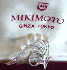 Mikimoto Solid Silver Akoya Seawater Pearl brooch - Box is not included
