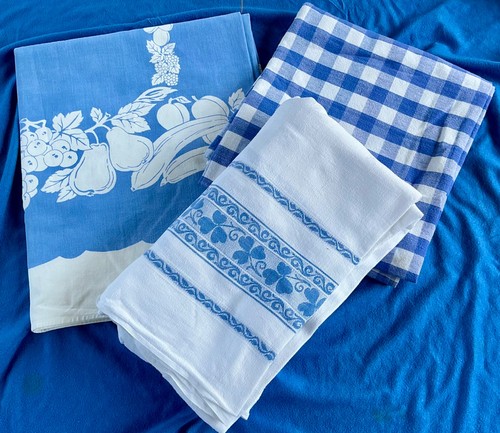 Blue white tablecloths - 3,