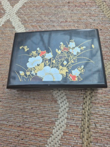 Vintage japanese black - and, red