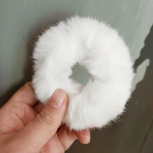 White faux rabbit - white,