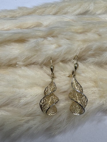 585 gold earrings yellow