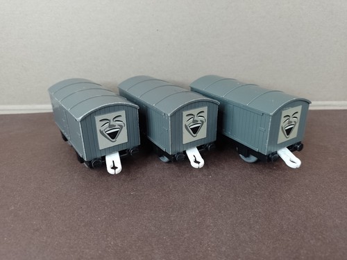 Three laughing troublesome - three,