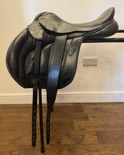 17 1/2” Black Country Vinici Monoflap Jump Saddle Extra Wide