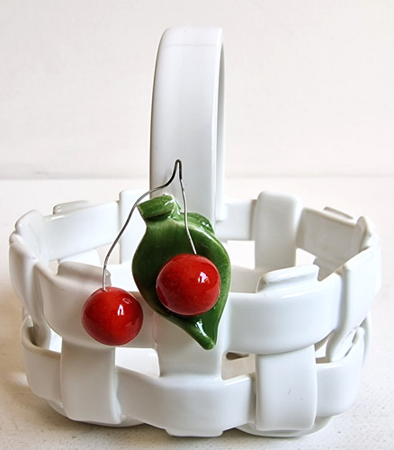 Porcelain basket cherries - porcelain,