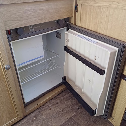 Caravan fridge electrolux - caravan, 3