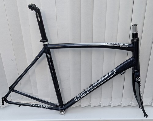 Raleigh revenio three 22inch - revenio,