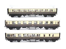 UNKNOWN 'O' GAUGE RAKE OF 3
