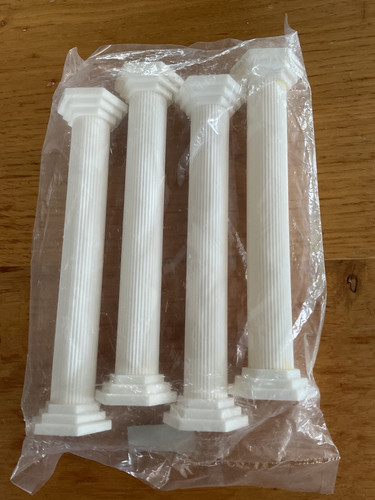 Cake pillars