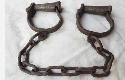 Handcrafted heavy chain - handcrafted, leg