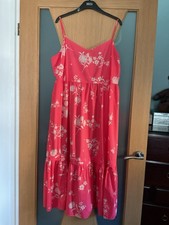 Marks and Spencer Sz 16 Midi