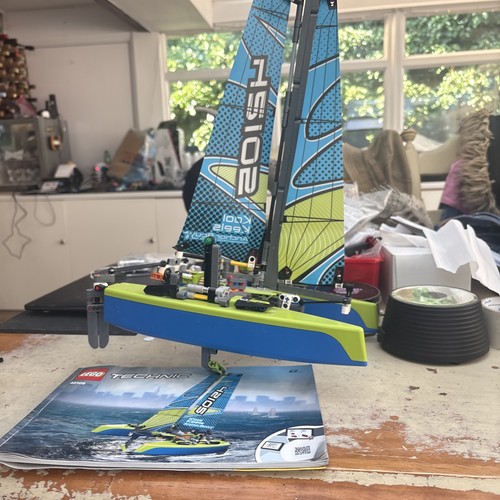 Lego technic catamaran 42105 - lego,