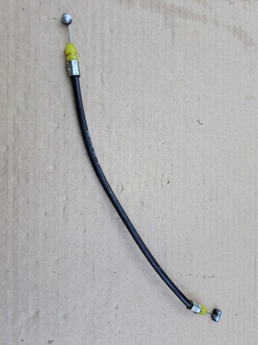 Suzuki gsr750 seat lock