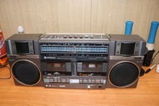 Hitachi TRK-W55E 4 band Radio Cassette Ghetto blaster - radio works, Tape doesnt