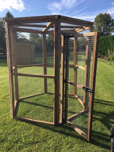 Pretty hexagonal 6ft aviary - hexagonal,