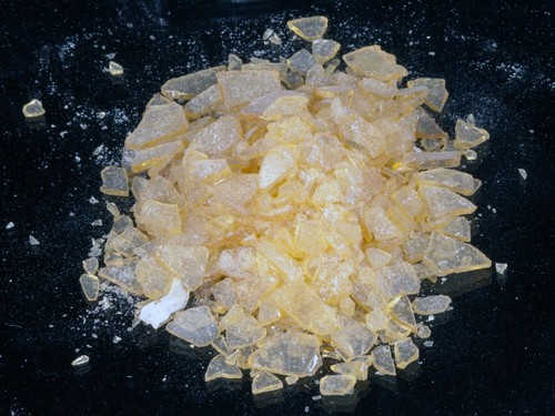 Colophony resin flakes - resin, pine