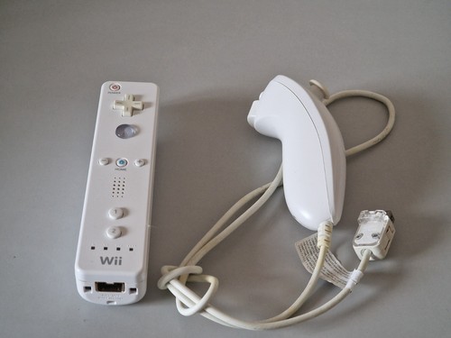 Nintendo wii official white - nintendo,
