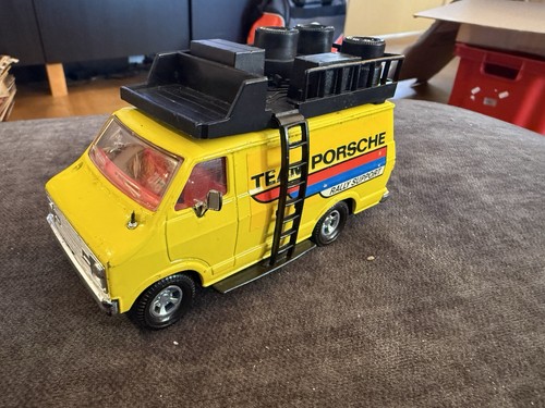 Porsche rally support matchbox - rally,