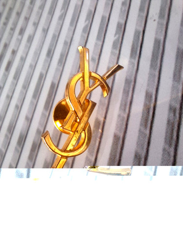 Pin brooch yves saint - brooch,