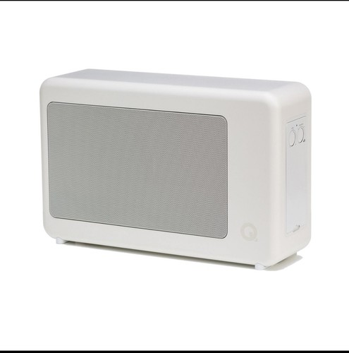 Acoustics 7000 speaker set - q,