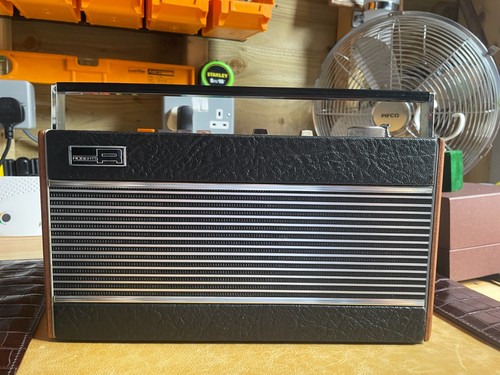 Roberts r747 3 band - am/fm, 3-band