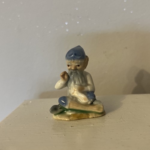 Wade whimsies figure tailor - whimsies,