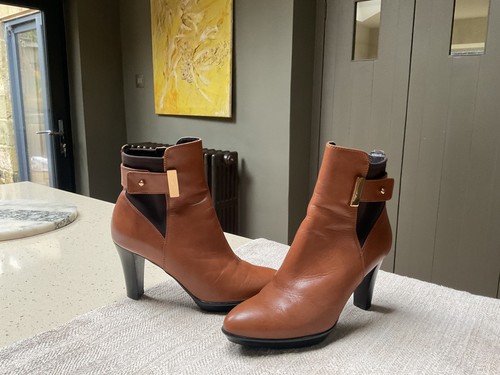 Russell bromley aquatalia - &,