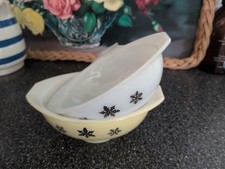 Vintage Pyrex Gaiety Black