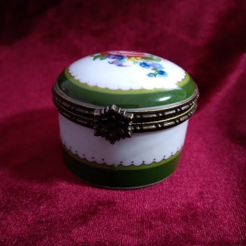 Round trinket porcelain - trinket,