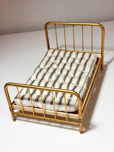 Dolls house miniature 12 - dolls,