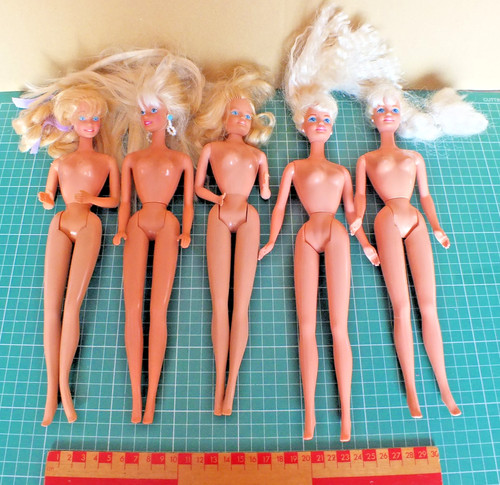 Vintage barbie dolls - mattel, x