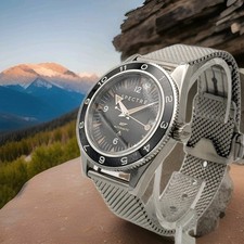 Ltd Ed James Bond 007 Divers