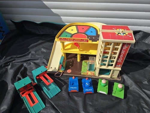 Vintage fisher price garage - price,