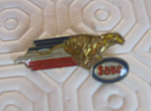 Esso tiger lapel badge - lapel, badge.