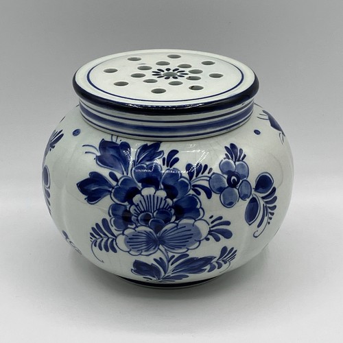 Royal delft peony floral frog - royal,